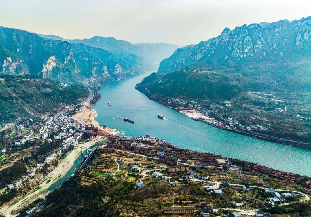 荆楚梦想翱翔，湖北新篇